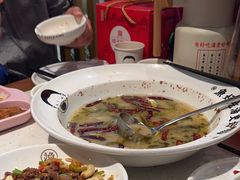 -江渔儿酸菜鱼(奥园广场金发购物中心店)