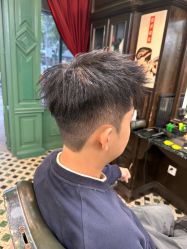 -海文先生国潮烫染男士理发馆