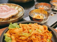 -臻牛烤肉