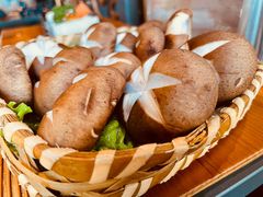 -湊湊火锅·茶憩(南京东路悦荟店)