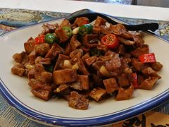 一碗香-刘姐啤酒鱼民族演艺餐厅(西街总店)