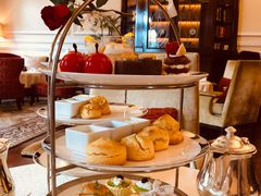 节日限定双人红丝绒下午茶-Salon de Ville浦江汇(上海外滩华尔道夫酒店店)