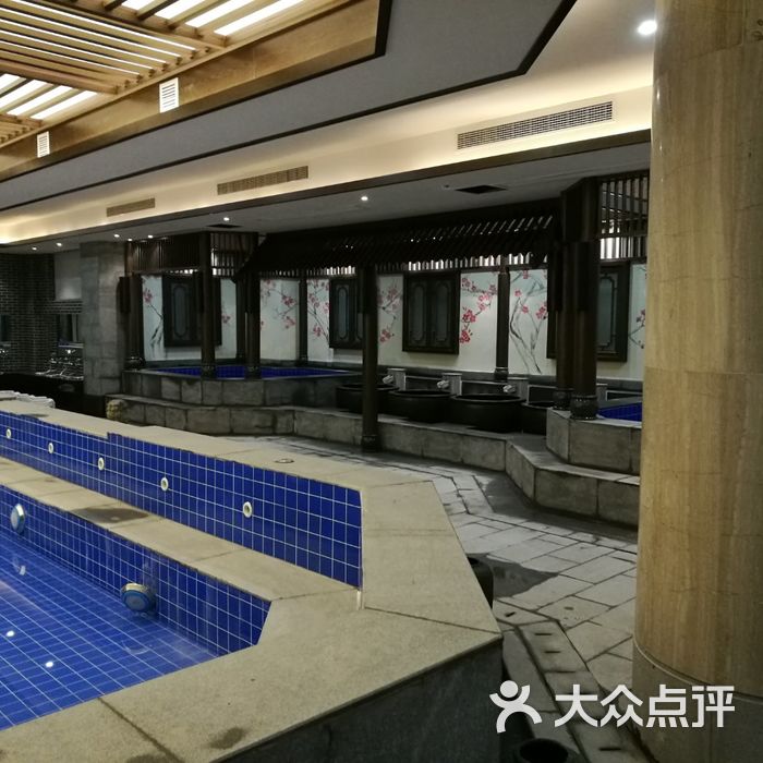 蓝湖水汇洗浴中心