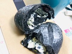 墨鱼汁南瓜软欧包-洛佩塔蛋糕