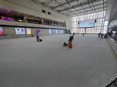 -冰纷万象滑冰场(赣州华润万象城店)