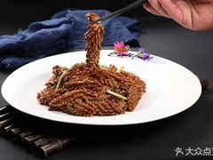 -湖畔鲁菜·二十年老字号餐厅(大明湖店)