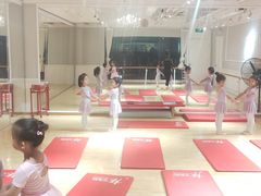 -炫艺舞蹈培训中心(枫尚奥特莱斯店)