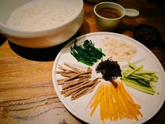 鸡丝凉米线-云海肴·汽锅鸡·云南菜(美罗城店)