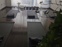 -梦白空间瑜伽馆
