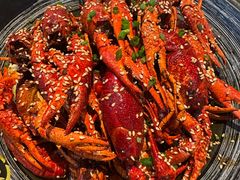 -肥肥虾庄·金牌油焖大虾(汉街SKP店)