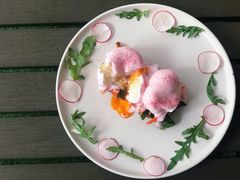 粉粉的班尼迪克蛋-CHILLAX轻乐时(侨建·Hi City店)
