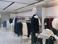 -URBAN REVIVO(七宝领展广场店)