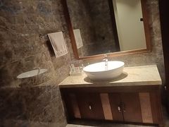 -弘安丽水温泉酒店