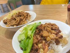 -红猪卤肉饭(大西洋美食城店)