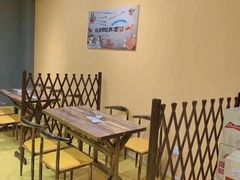 等位区-桥边美食·原七小肥佬烧烤(海宁小区新居菉苑店)