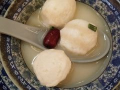 汤逊湖鱼丸炖鱼头-老武汉大客堂(百瑞景店)