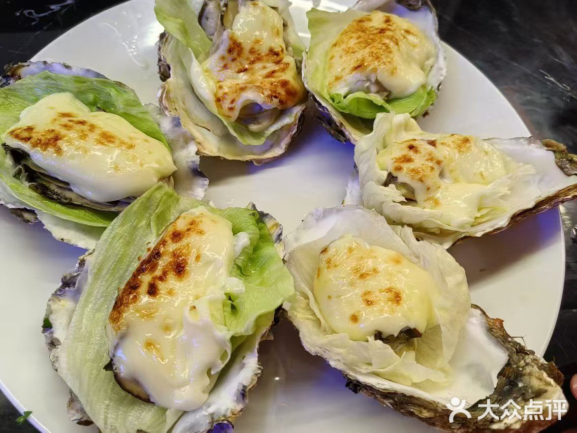 特别是他们家的法式焗生蚝，简直是海鲜爱好者的天堂