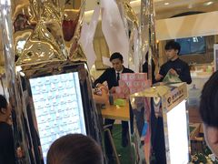 -梅龙镇广场