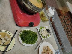 -墨脱石锅椰子鸡•香草鸭•东山羊(大东海店)