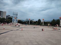 -滨河世纪广场公园