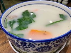 羊肉汤-清真·玛丽亚新疆菜主题餐厅(浙江中路店)