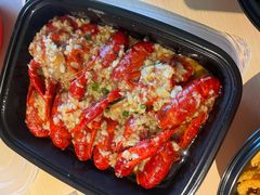 -肥肥虾庄·金牌油焖大虾(汉街SKP店)