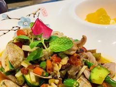 乌鸡爪炒花甲-箱美术馆私房菜(水晶郦城店)