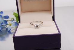 -威德钻石-克拉钻大本营(南京东路店)