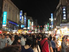-六合夜市