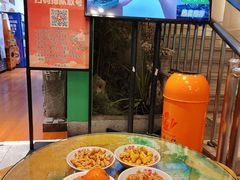 -沸炉重庆老火锅(军事博物馆店)