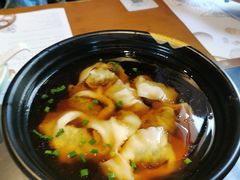 野荠菜鲜肉馄饨-南小馆(迪士尼小镇店)
