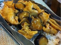 香菇鸡片盖浇饭-做了不起的80后