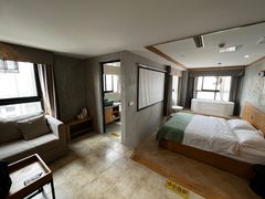 -闲隅江景艺术酒店(解放碑洪崖洞总店)