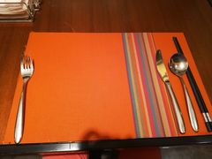 餐具摆设-岷山饭店-芝芝自助餐厅