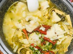 -渝是乎酸菜鱼(龙旗购物中心店)