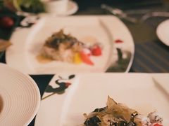 鳗鱼饭配酸梅饭配水果沙拉-马勒别墅·中餐厅