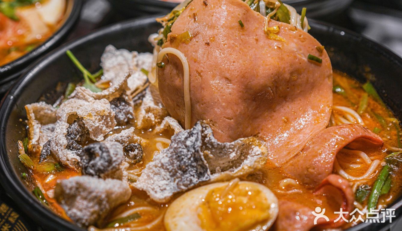 拜托你赶紧去打卡✨香港街头风肥汁米线