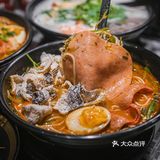 拜托你赶紧去打卡✨香港街头风肥汁米线