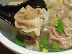 三鲜牛肉馄饨-老新隆牛肉锅贴(新街口店)