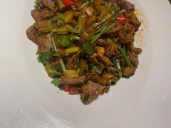小炒大南门黄牛肉-山里亲戚(淞虹路店)