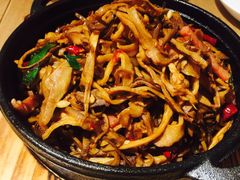 腊肉烟笋钵-确喜美味小厨(西单商场兰州店)
