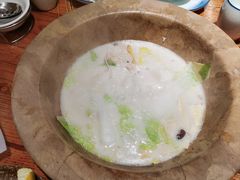 -滇香肴·云南菜蒸汽石锅鱼(云南北路店)
