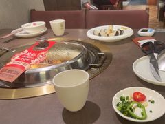 -锅飘飘·东北铁锅炖(雨花客厅店)