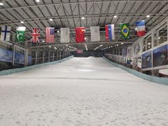 -乔波室内滑雪场