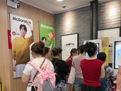 -麦当劳(上海虹桥站30B检票口楼上)