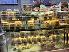 -白玉兰食品甜凤店(合生汇店)