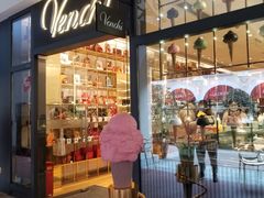 门面-VENCHI 闻绮(上海佛罗伦萨小镇店)