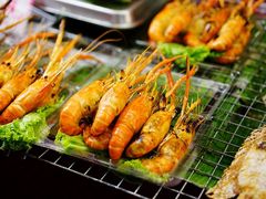 -席娜卡琳火车铁道夜市