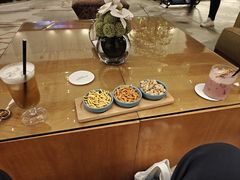 -SU lounge the lake view湖景酒廊