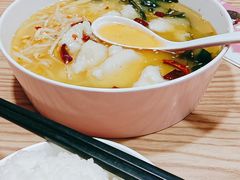 -董小姐一人一份酸菜鱼(新时代商业街店)